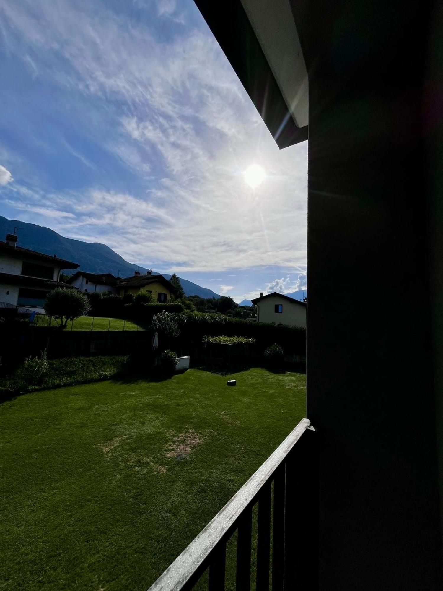 White House Lucia Villa Colico Buitenkant foto